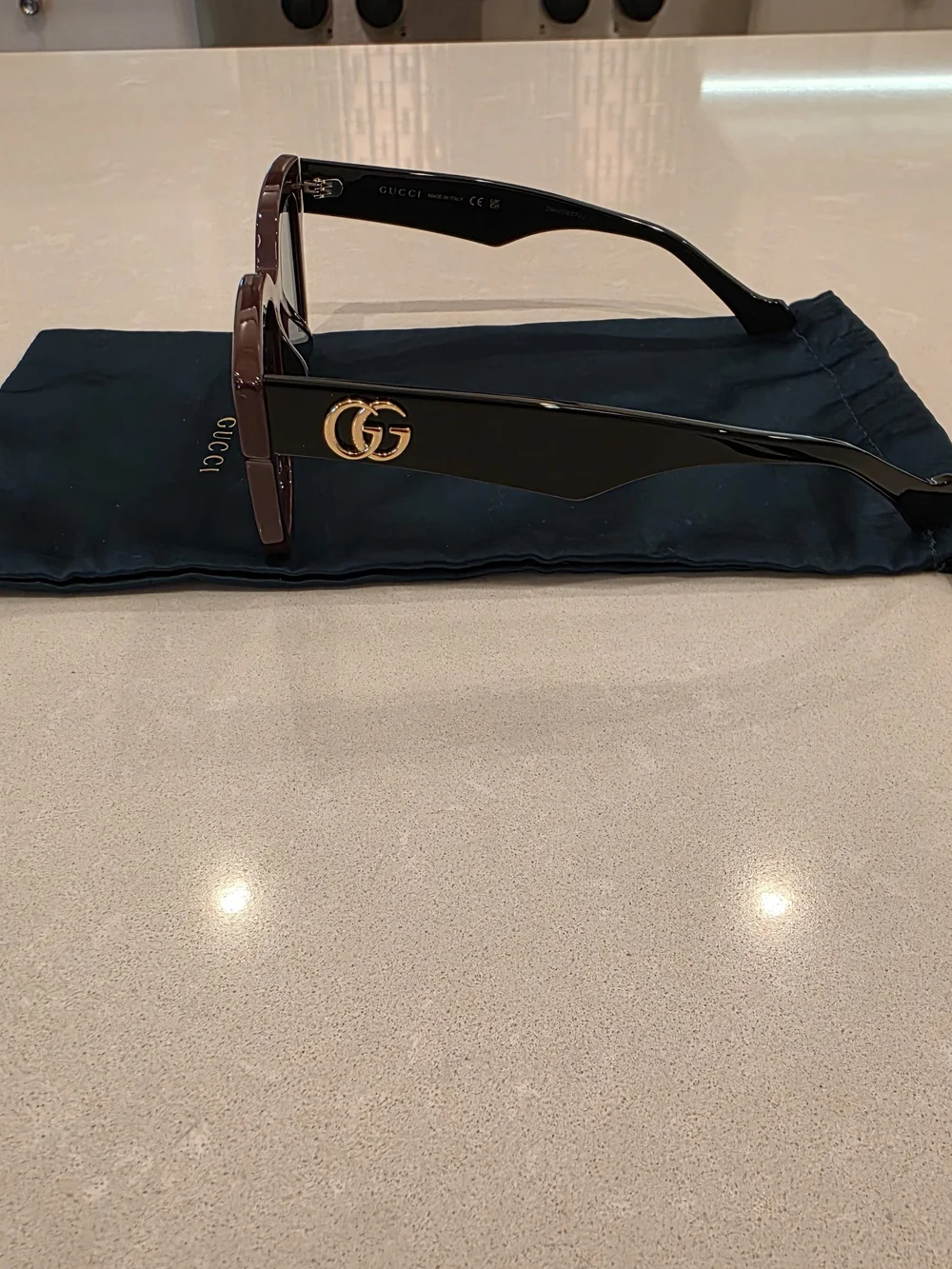 💯Authentic Gucci Burgundy Front Black Temples  Sunglasses with Gold GG